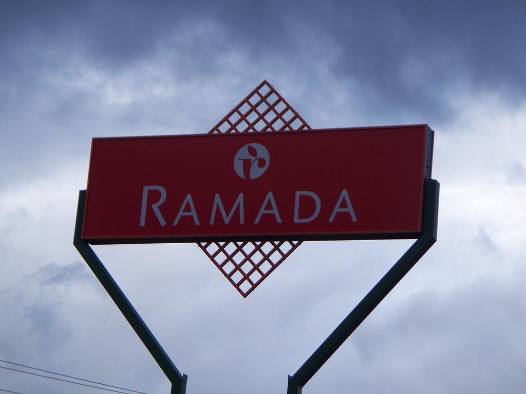 威廉斯湖华美达酒店 威廉斯莱克 外观 照片